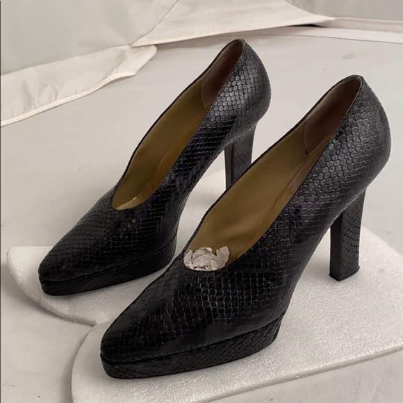 Yves Saint Laurent black snakeskin platform pumps - Picture 4 of 14